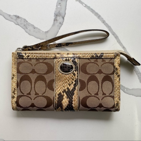 Coach Handbags - Coach Legacy Signature Zippy Wallet Wristlet